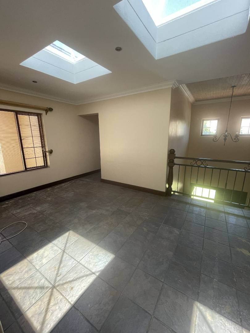 To Let 4 Bedroom Property for Rent in Woodlands Gauteng