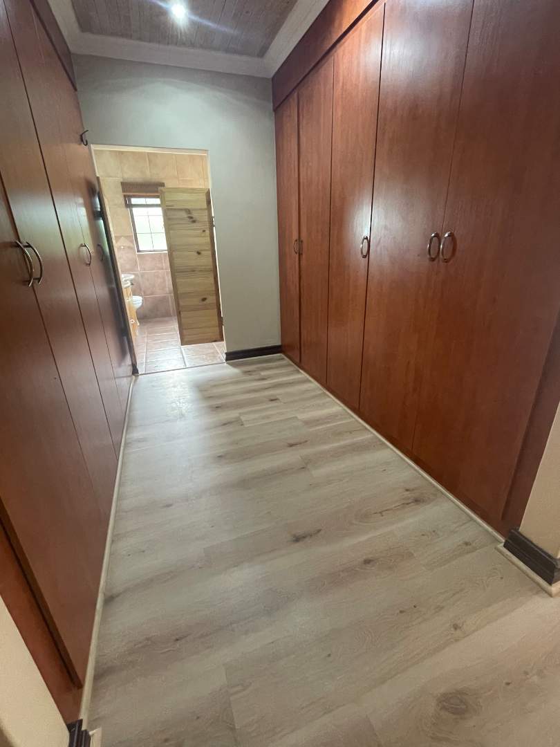 To Let 4 Bedroom Property for Rent in Woodlands Gauteng