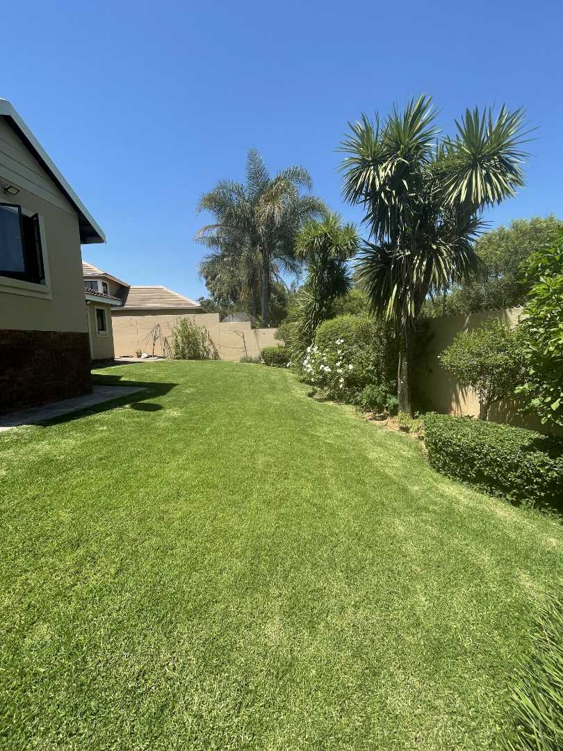 To Let 4 Bedroom Property for Rent in Woodlands Gauteng