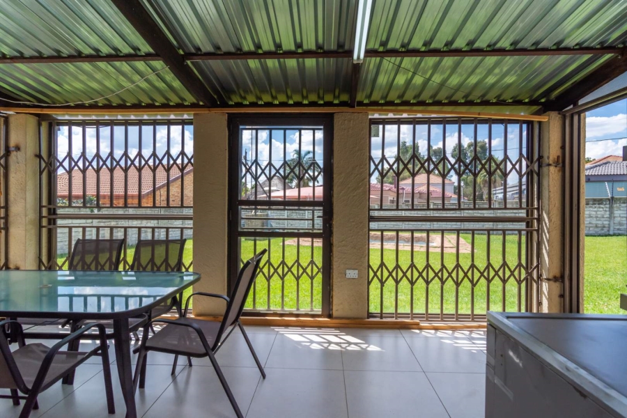 4 Bedroom Property for Sale in Greenhills Gauteng