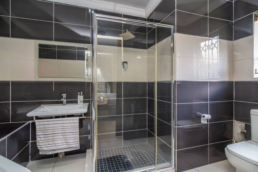 4 Bedroom Property for Sale in Greenhills Gauteng