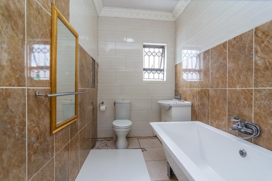 4 Bedroom Property for Sale in Greenhills Gauteng