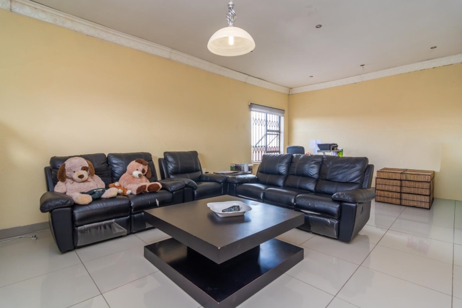 4 Bedroom Property for Sale in Greenhills Gauteng