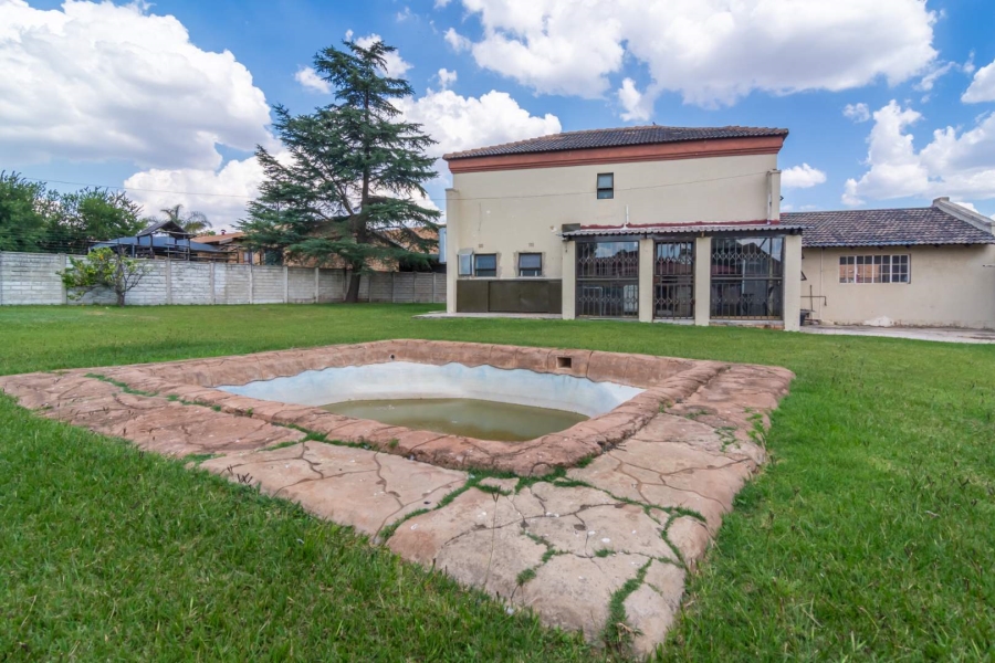 4 Bedroom Property for Sale in Greenhills Gauteng