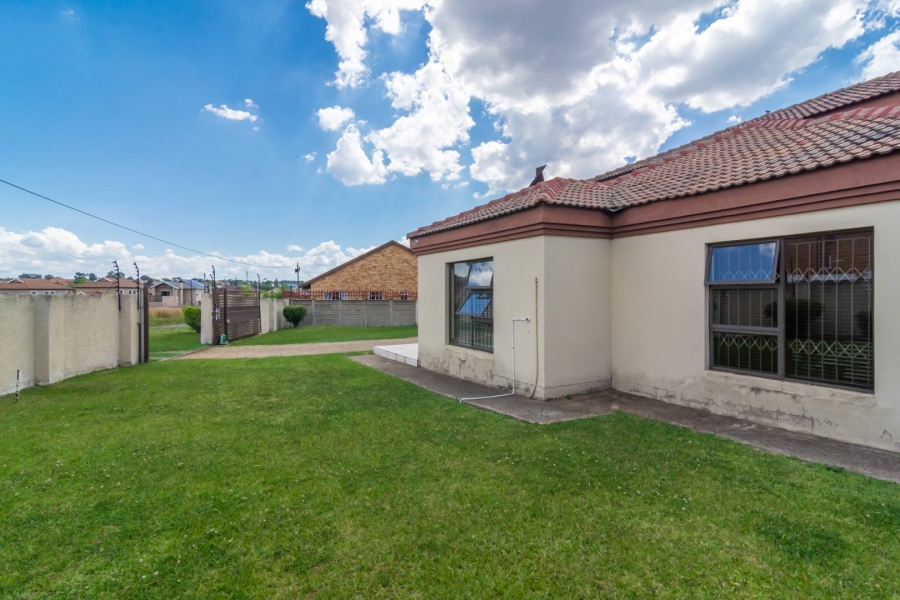 4 Bedroom Property for Sale in Greenhills Gauteng