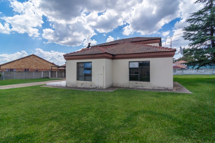 4 Bedroom Property for Sale in Greenhills Gauteng