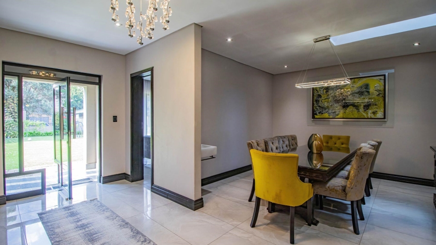 5 Bedroom Property for Sale in Lakefield Gauteng