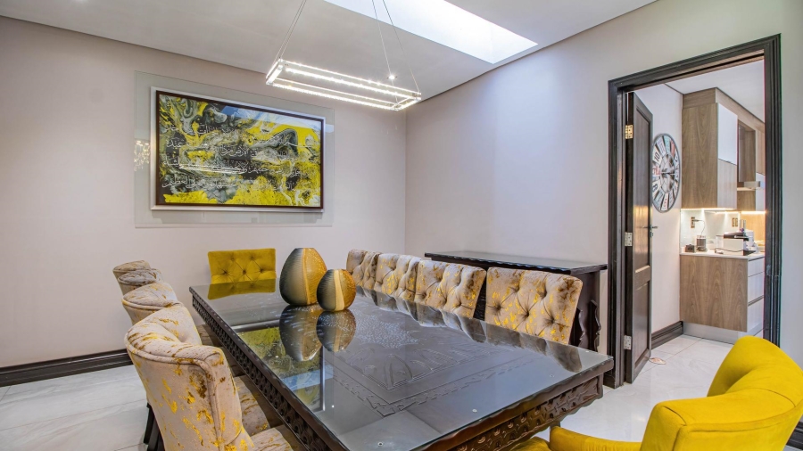 5 Bedroom Property for Sale in Lakefield Gauteng