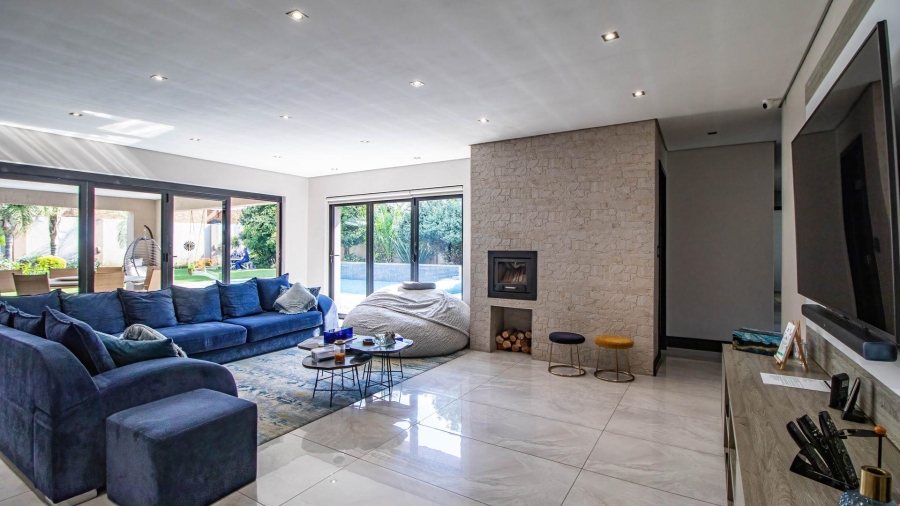 5 Bedroom Property for Sale in Lakefield Gauteng