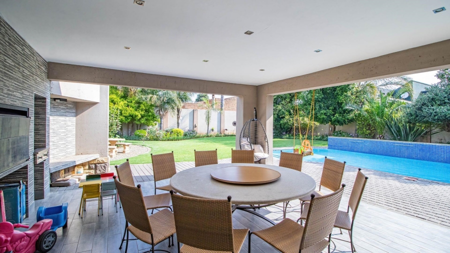 5 Bedroom Property for Sale in Lakefield Gauteng