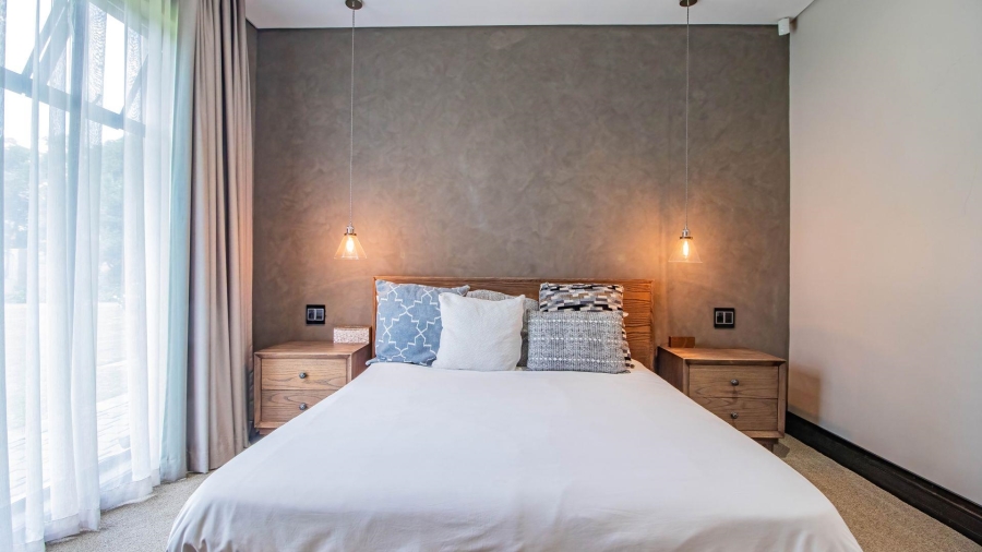 5 Bedroom Property for Sale in Lakefield Gauteng