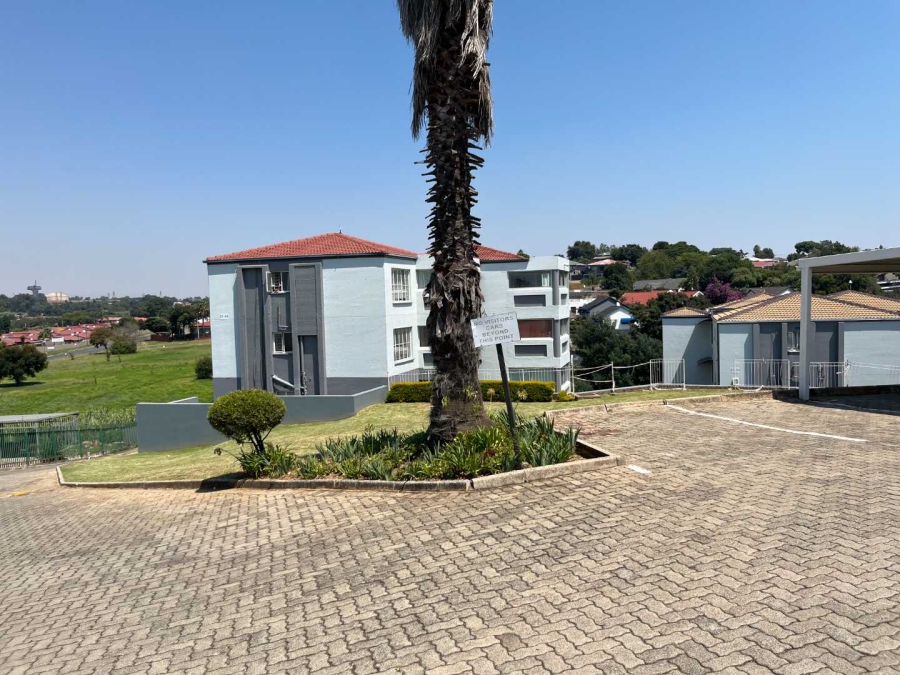 2 Bedroom Property for Sale in Discovery Gauteng