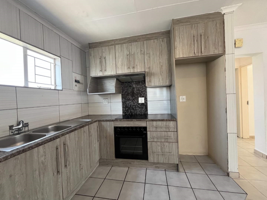 2 Bedroom Property for Sale in Discovery Gauteng