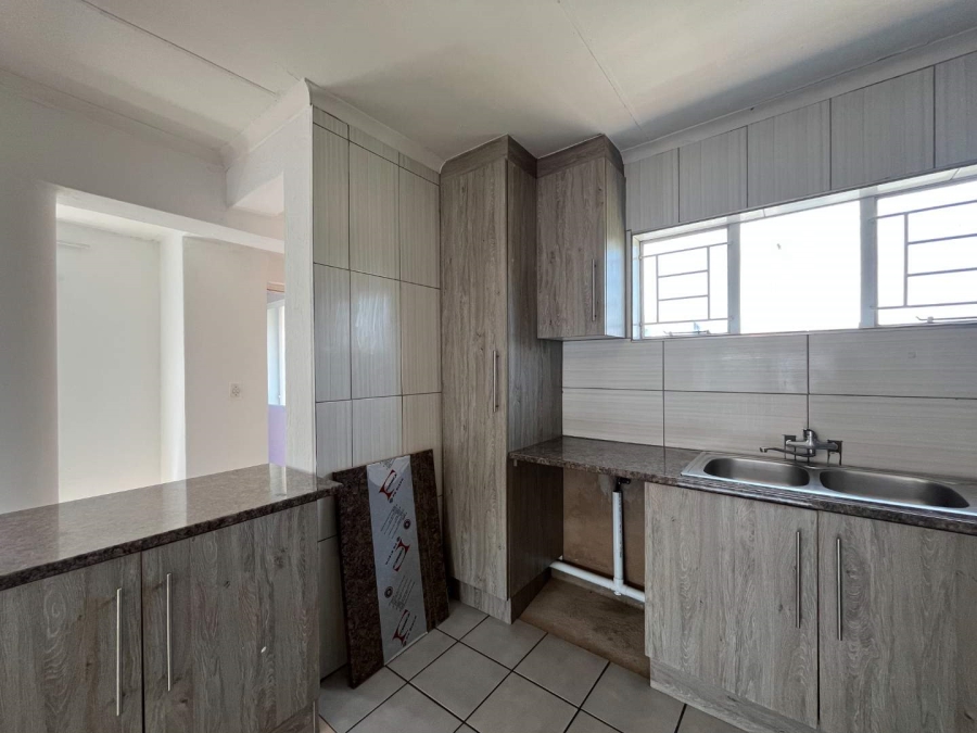 2 Bedroom Property for Sale in Discovery Gauteng