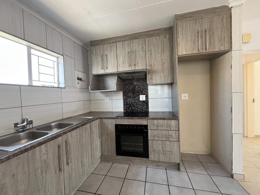 2 Bedroom Property for Sale in Discovery Gauteng