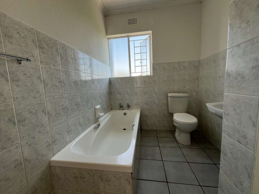2 Bedroom Property for Sale in Discovery Gauteng