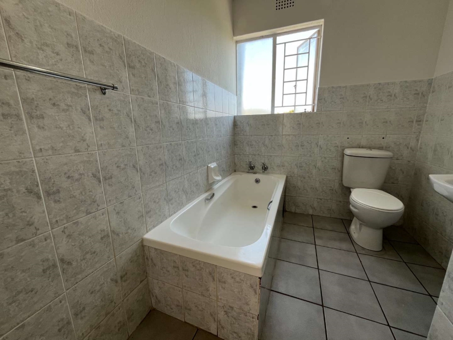2 Bedroom Property for Sale in Discovery Gauteng