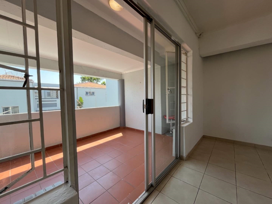 2 Bedroom Property for Sale in Discovery Gauteng