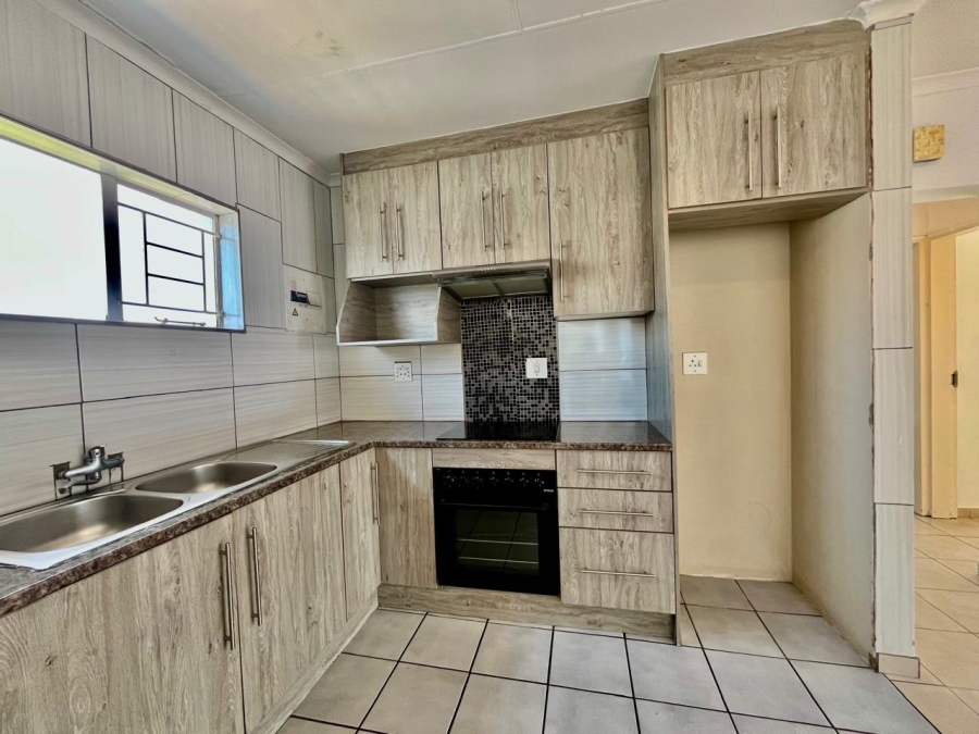 2 Bedroom Property for Sale in Discovery Gauteng