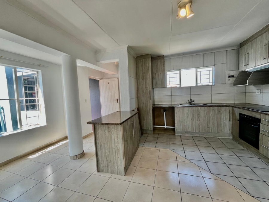 2 Bedroom Property for Sale in Discovery Gauteng