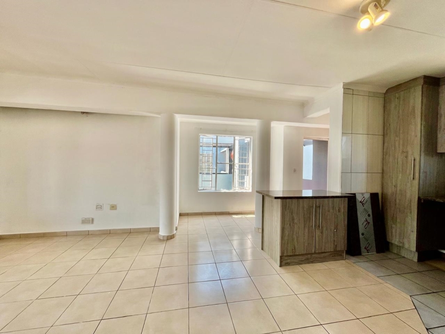 2 Bedroom Property for Sale in Discovery Gauteng