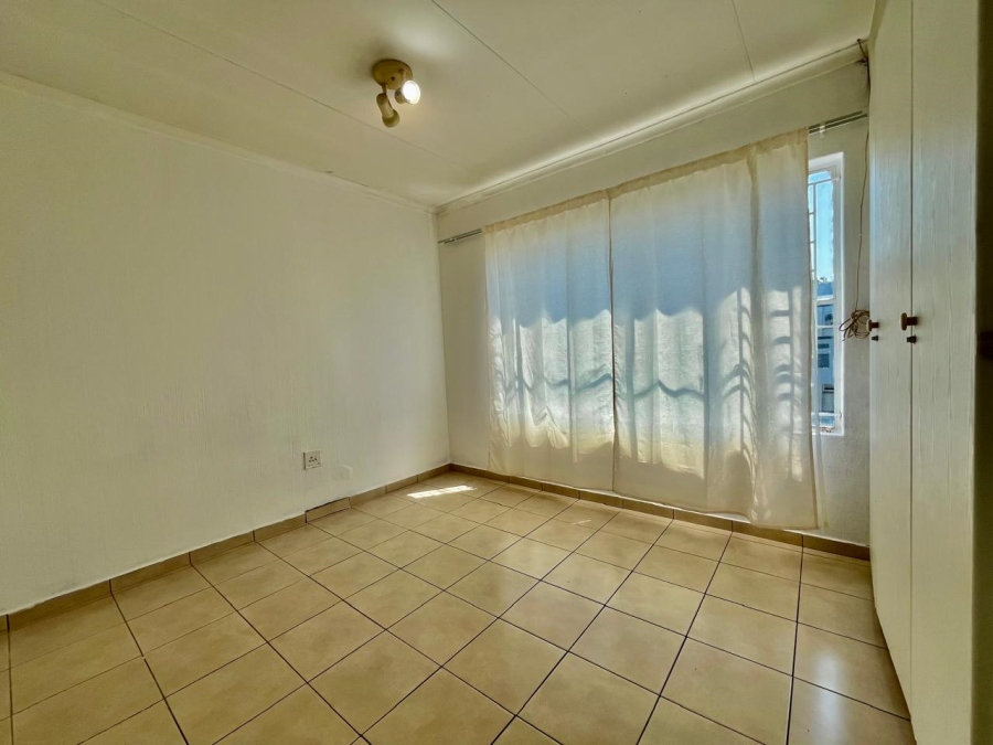 2 Bedroom Property for Sale in Discovery Gauteng