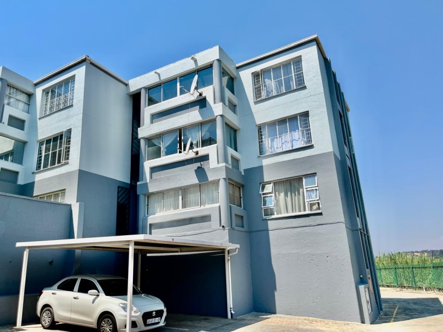 2 Bedroom Property for Sale in Discovery Gauteng