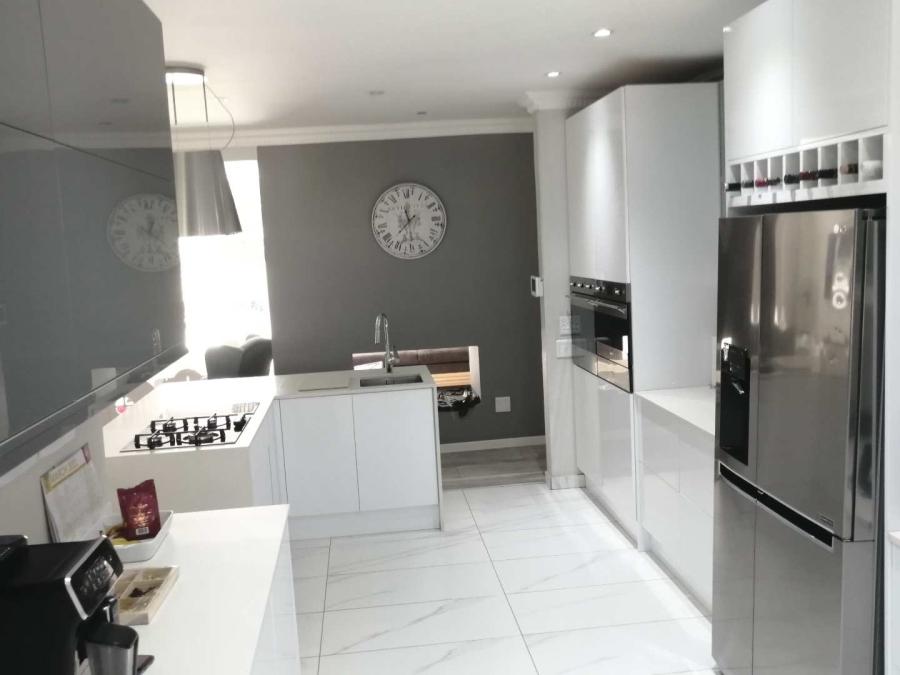 To Let 4 Bedroom Property for Rent in Edenburg Gauteng