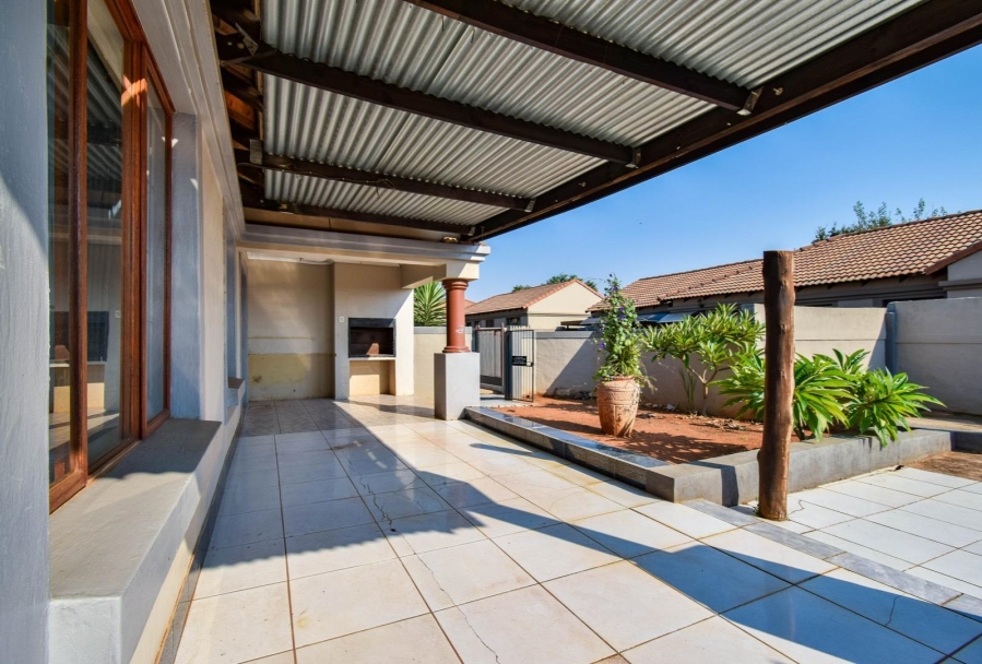 2 Bedroom Property for Sale in Willow Park Manor Gauteng