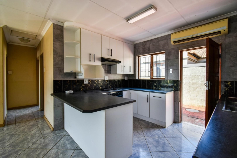 2 Bedroom Property for Sale in Willow Park Manor Gauteng