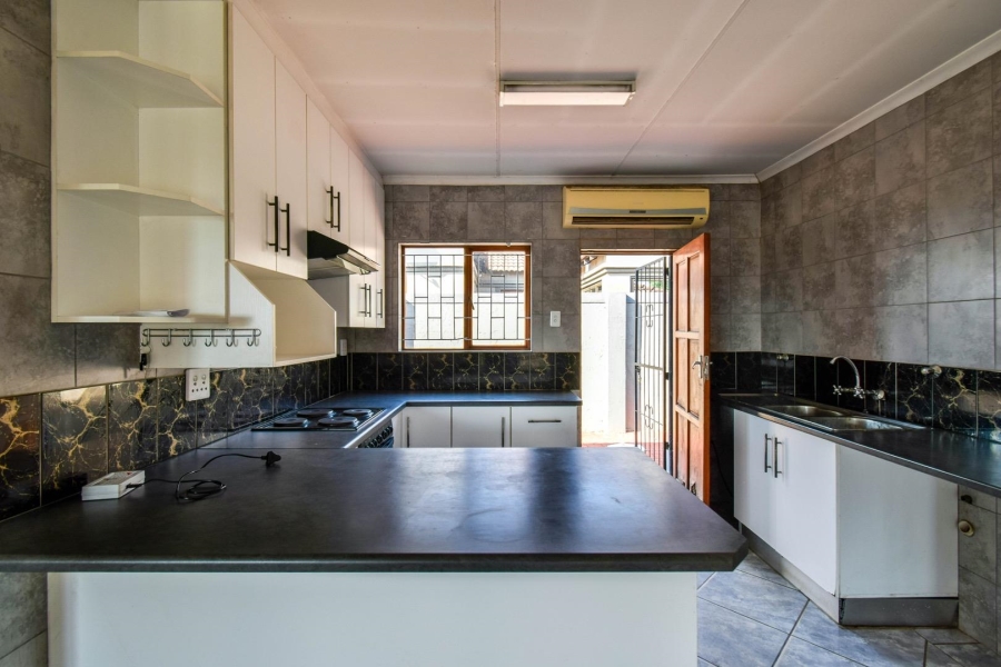 2 Bedroom Property for Sale in Willow Park Manor Gauteng