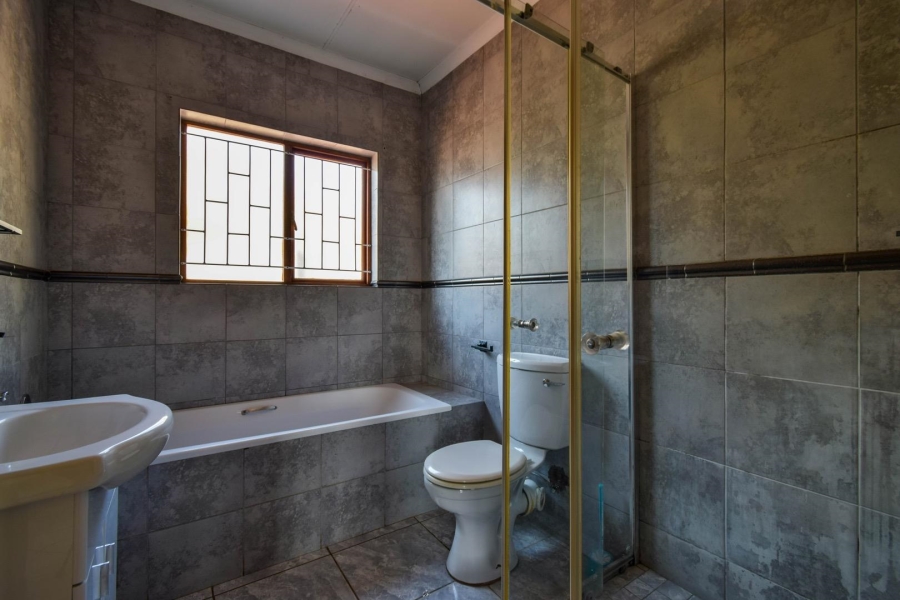 2 Bedroom Property for Sale in Willow Park Manor Gauteng