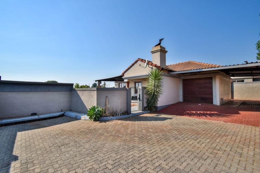 2 Bedroom Property for Sale in Willow Park Manor Gauteng