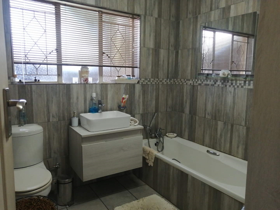 4 Bedroom Property for Sale in Parkrand Gauteng