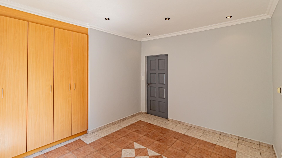 To Let 5 Bedroom Property for Rent in Dainfern Golf Estate Gauteng