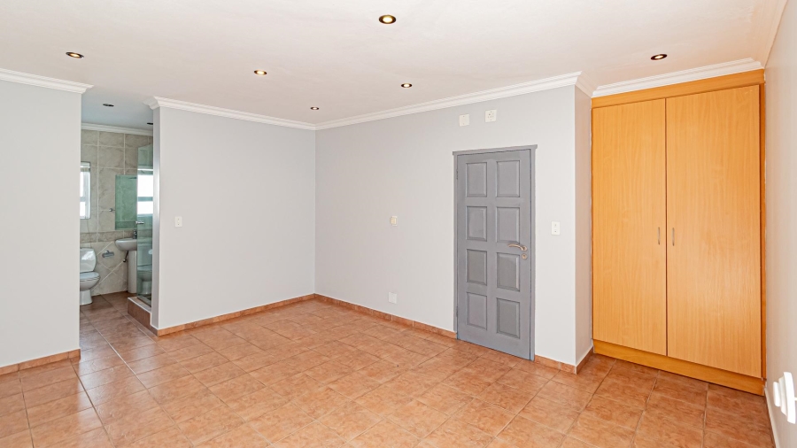 To Let 5 Bedroom Property for Rent in Dainfern Golf Estate Gauteng