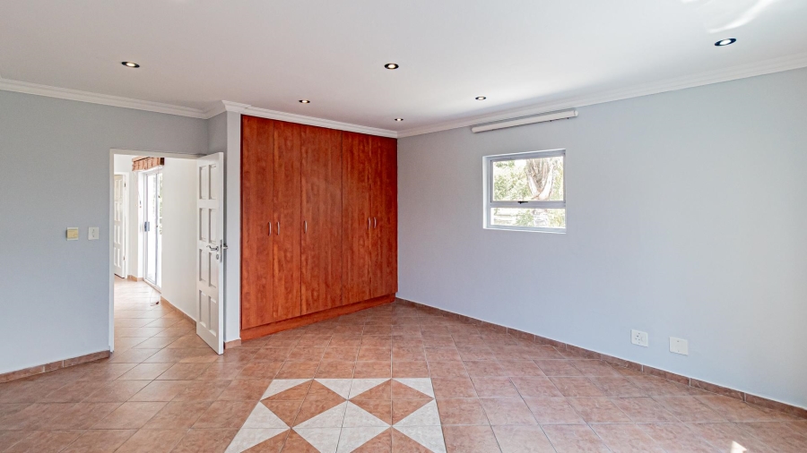 To Let 5 Bedroom Property for Rent in Dainfern Golf Estate Gauteng