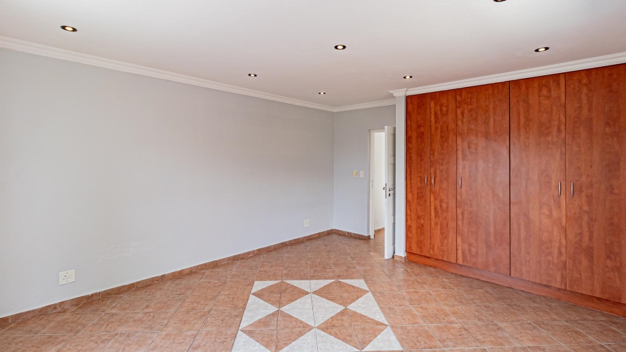 To Let 5 Bedroom Property for Rent in Dainfern Golf Estate Gauteng