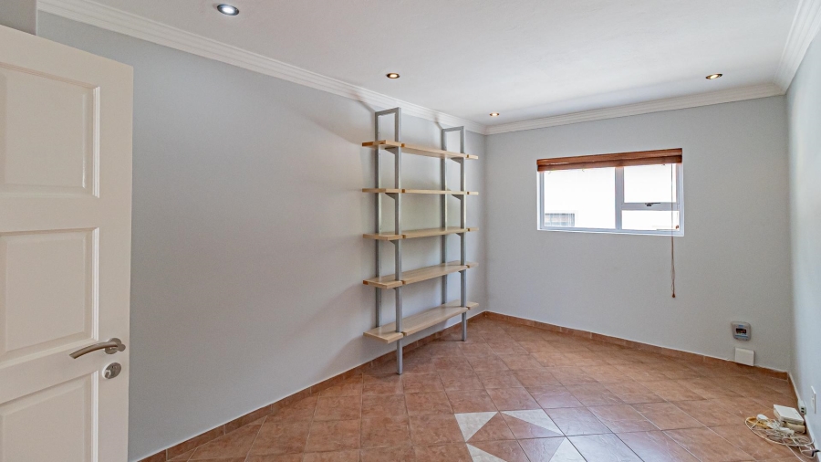 To Let 5 Bedroom Property for Rent in Dainfern Golf Estate Gauteng