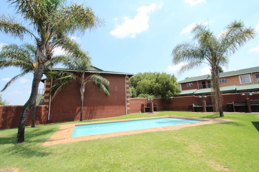 2 Bedroom Property for Sale in Halfway Gardens Gauteng