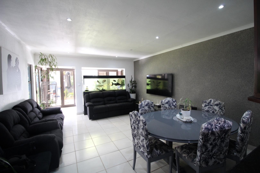 3 Bedroom Property for Sale in Halfway Gardens Gauteng