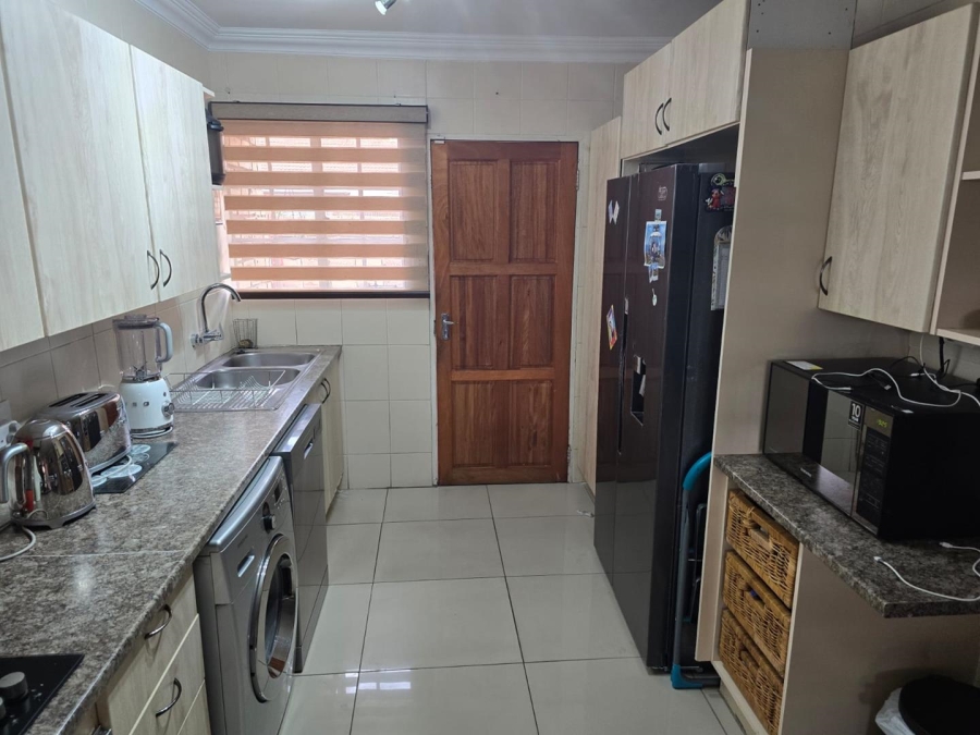 3 Bedroom Property for Sale in Glen Marais Gauteng