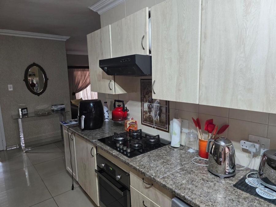 3 Bedroom Property for Sale in Glen Marais Gauteng