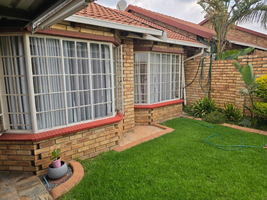 3 Bedroom Property for Sale in Glen Marais Gauteng