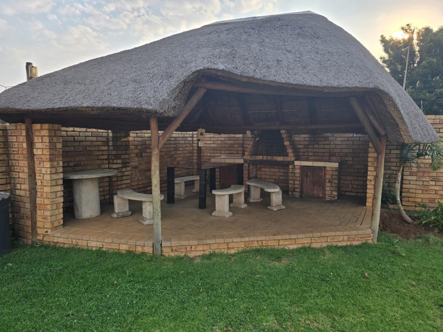 3 Bedroom Property for Sale in Glen Marais Gauteng