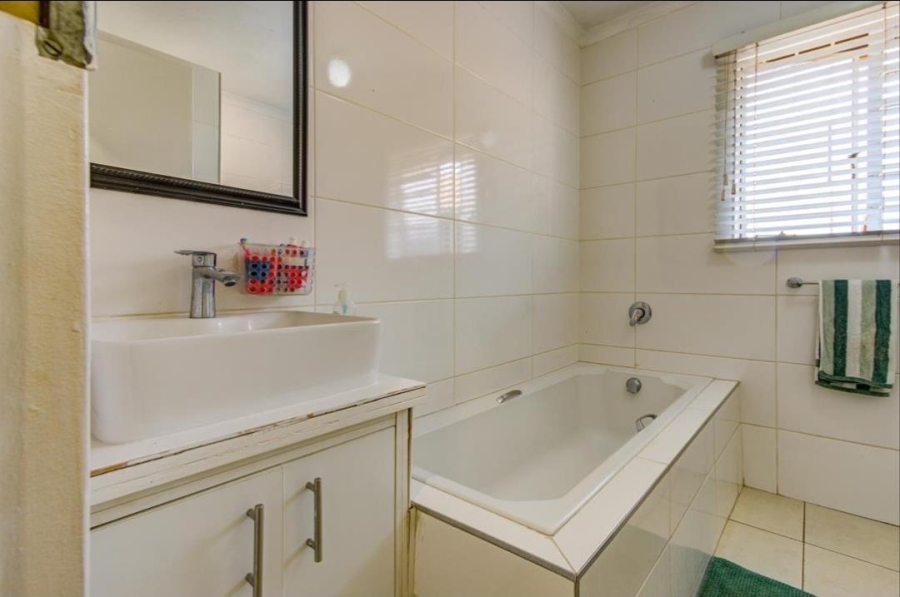 3 Bedroom Property for Sale in Van Riebeeck Park Gauteng