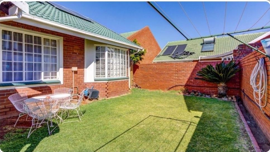 3 Bedroom Property for Sale in Glen Marais Gauteng