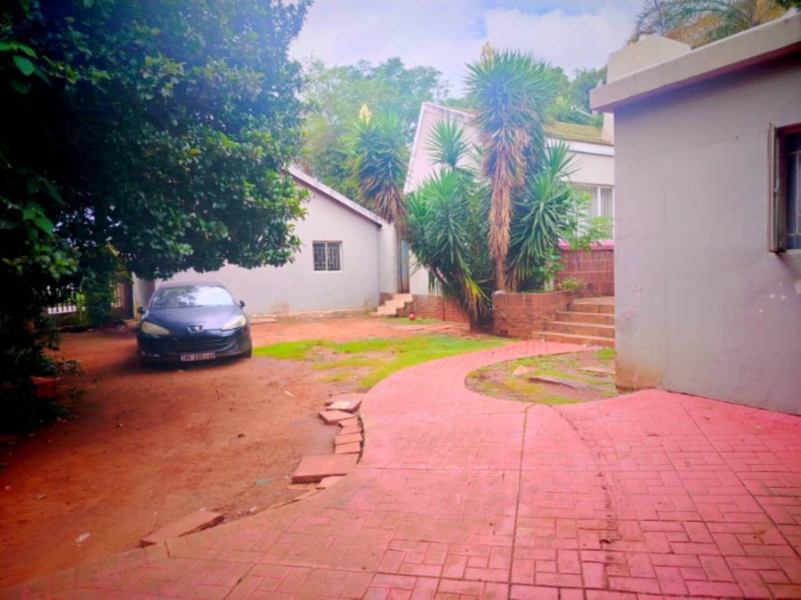 5 Bedroom Property for Sale in Rhodesfield Gauteng