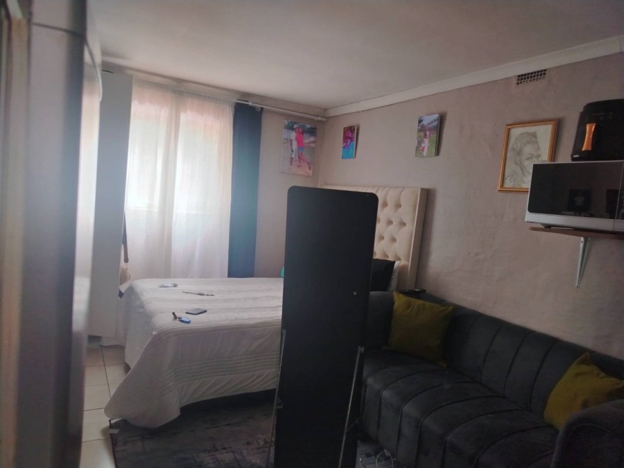 5 Bedroom Property for Sale in Rhodesfield Gauteng