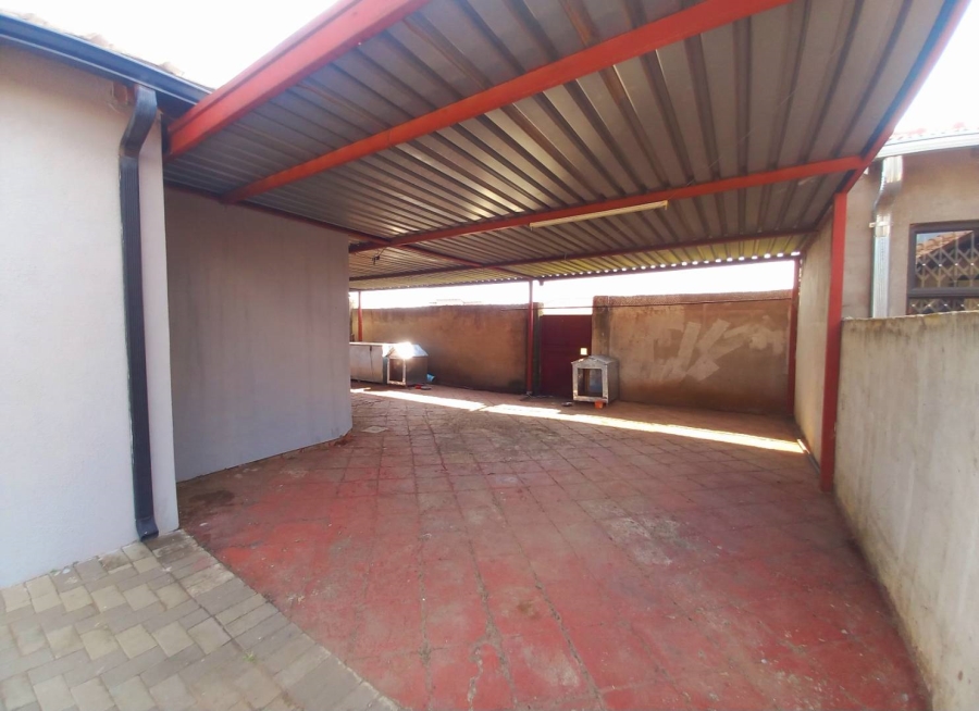 3 Bedroom Property for Sale in Soshanguve VV Gauteng